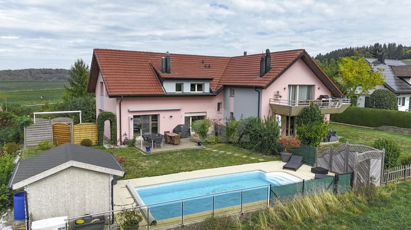 Charmante maison mitoyenne avec piscine (1)