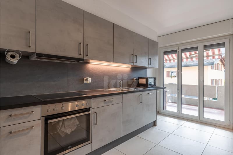 Bel appartement traversant avec balcon et vue dégagée (4)
