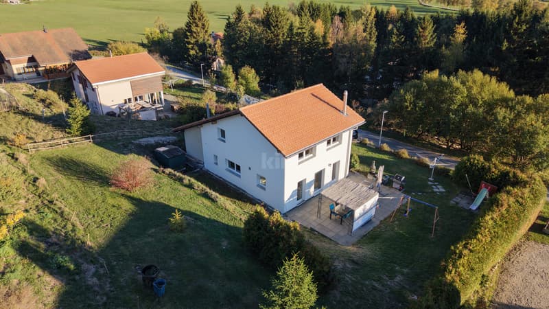 Belle maison individuelle avec jardin et terrasse (12)