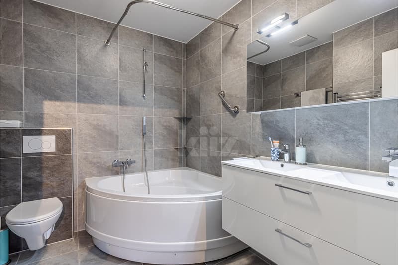 Appartement spacieux et lumineux avec Loggia (9)