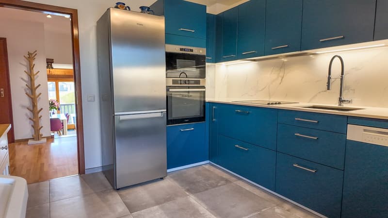 Beautiful through duplex, renovated with balconies (5)