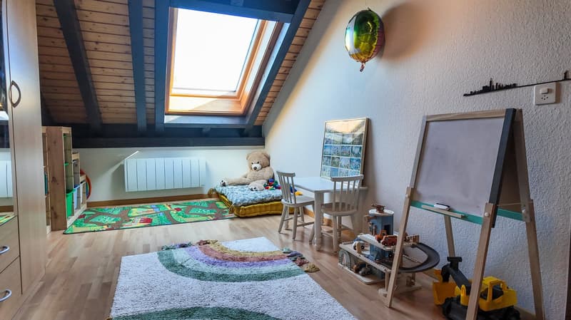 Beautiful through duplex, renovated with balconies (9)