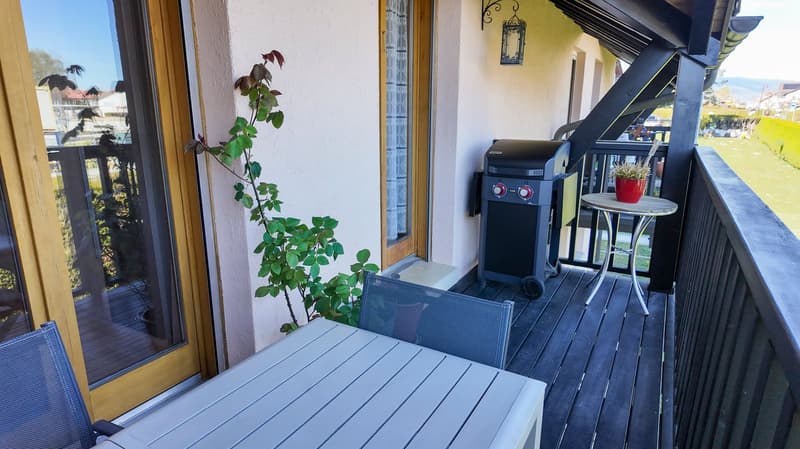 Beautiful through duplex, renovated with balconies (6)