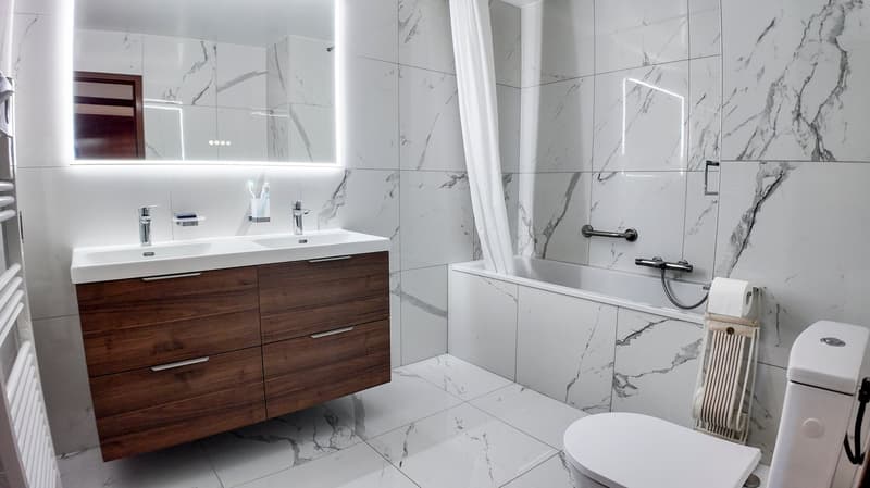 Beautiful through duplex, renovated with balconies (8)