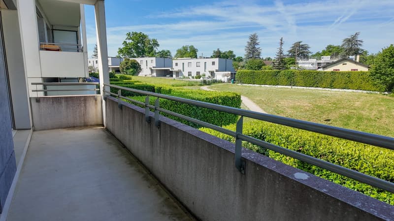 Beautiful attic duplex with balcony and large terrace (11)
