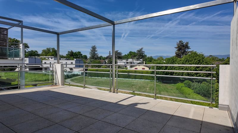 Beautiful attic duplex with balcony and large terrace (3)