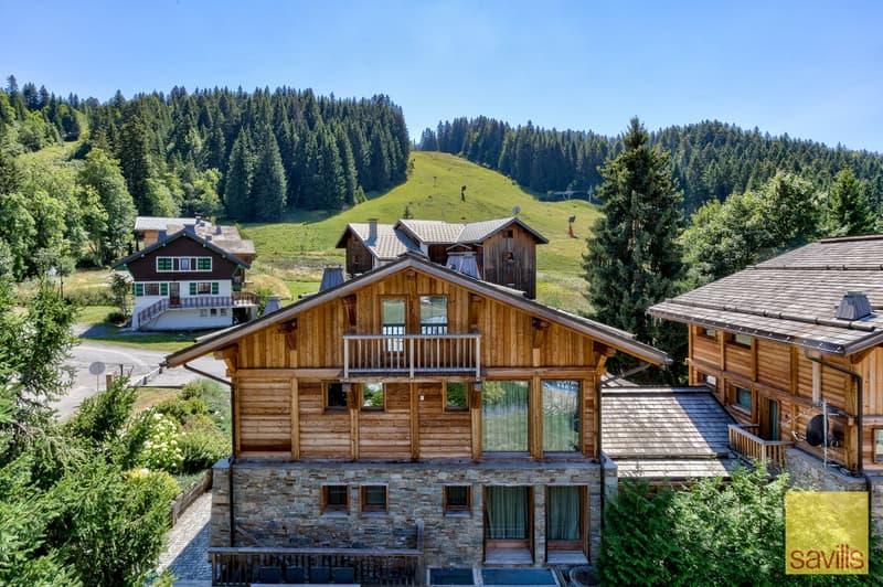 Un chalet exceptionnellement conçu et rare, à 50 mètres des pistes à Les Gets (22)