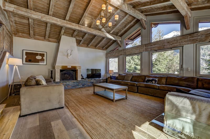 Superbly located detached five bedroom chalet with exquisite views of Mont Blanc (6)