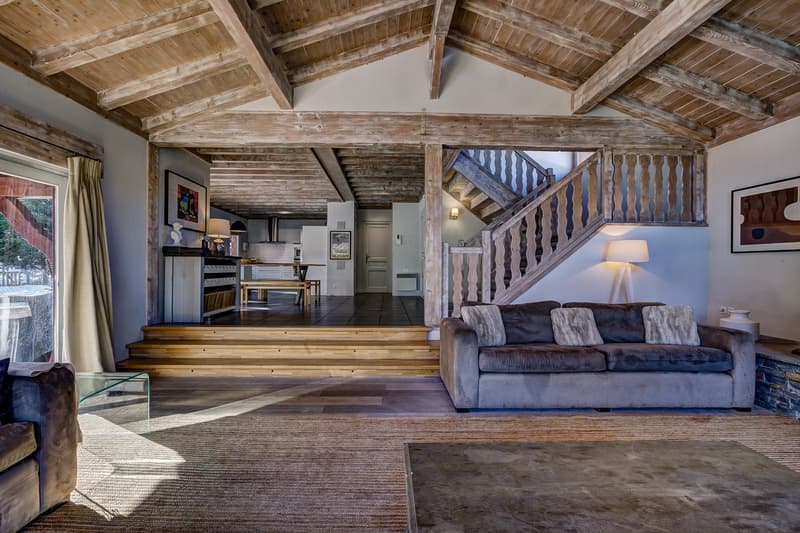 Superbly located detached five bedroom chalet with exquisite views of Mont Blanc (4)