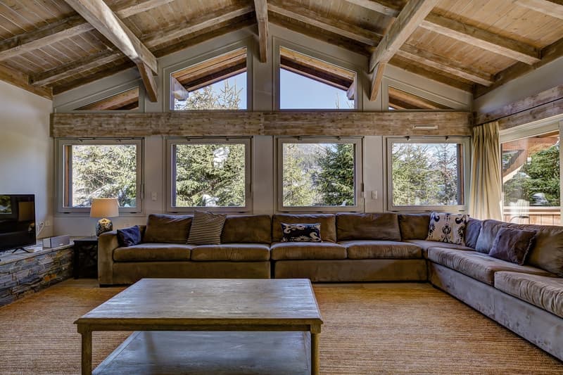 Superbly located detached five bedroom chalet with exquisite views of Mont Blanc (5)
