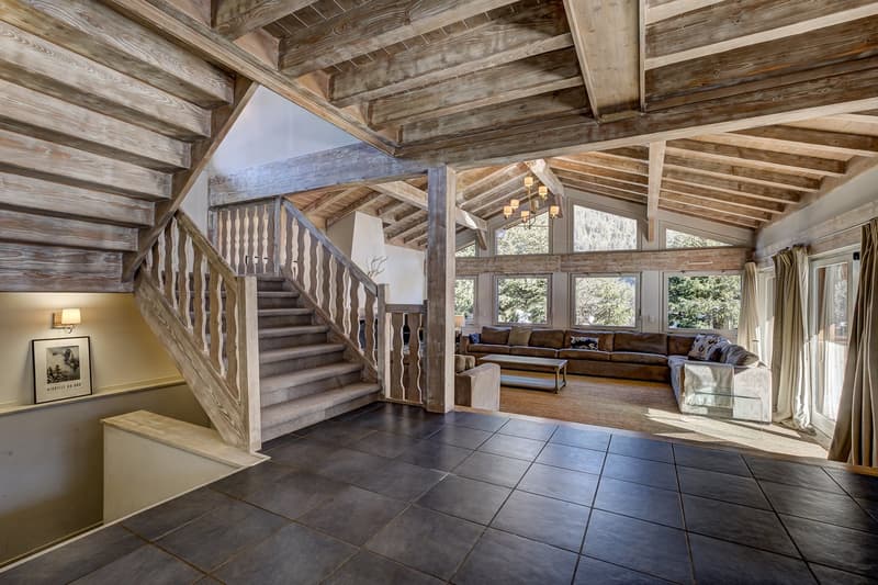 Superbly located detached five bedroom chalet with exquisite views of Mont Blanc (12)