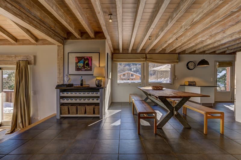 Superbly located detached five bedroom chalet with exquisite views of Mont Blanc (7)