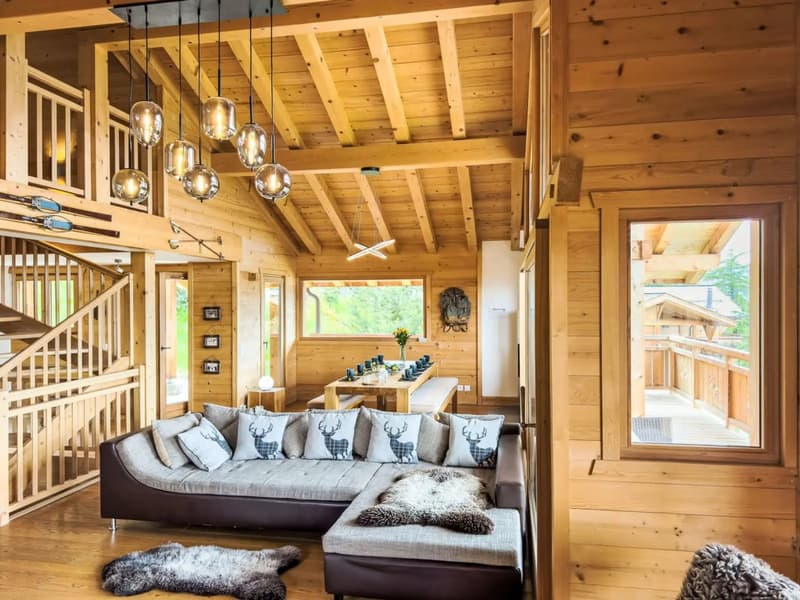 Una casa da sci ben progettata con accesso diretto alle piste. (2)