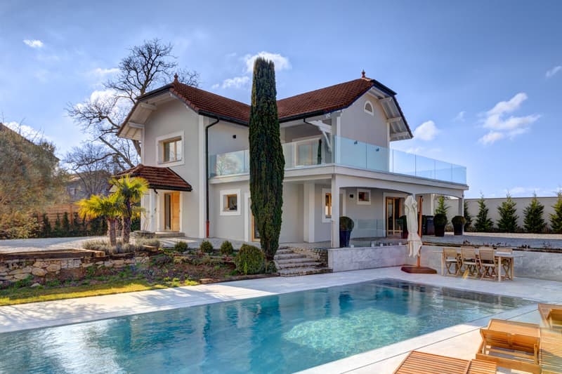 Superbe villa de 320 m² entièrement rénovée avec des caractéristiques de haute gamme, à quelques pas du village de Jussy. (1)