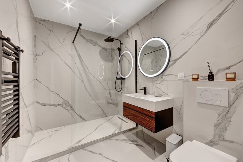 Superbe villa de 320 m² entièrement rénovée avec des caractéristiques de haute gamme, à quelques pas du village de Jussy. (10)