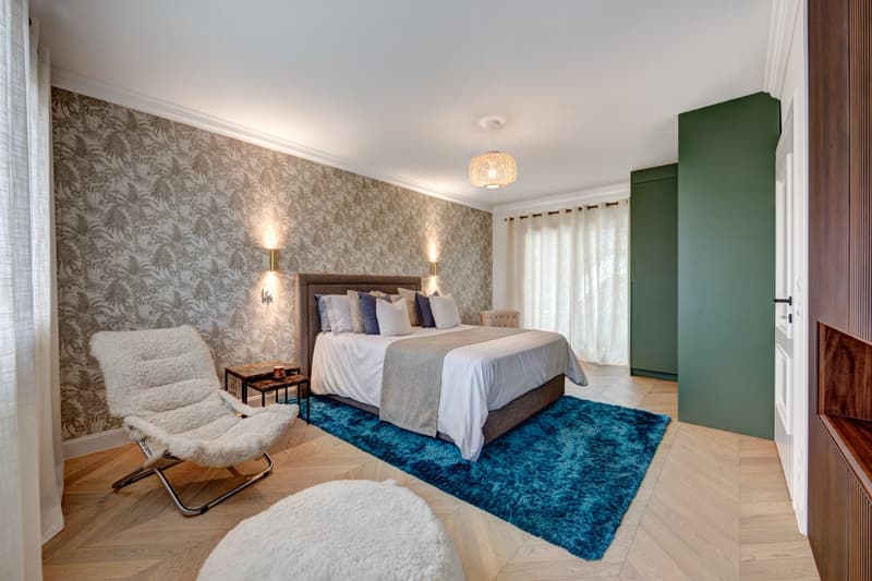 Superbe villa de 320 m² entièrement rénovée avec des caractéristiques de haute gamme, à quelques pas du village de Jussy. (9)