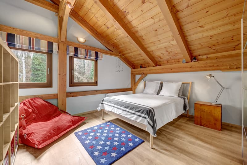 250 m² de maison familiale architecturale à 5 pièces sur un grand terrain de 2.500 m² situé directement à côté d'une forêt (8)