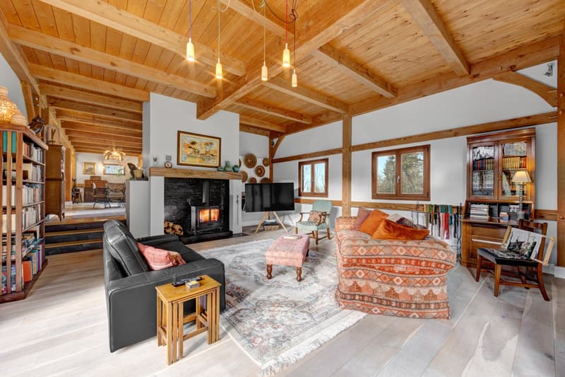 250 m² de maison familiale architecturale à 5 pièces sur un grand terrain de 2.500 m² situé directement à côté d'une forêt (4)