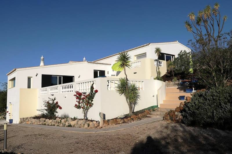 Individual 5-room villa in Boliqueime (2)