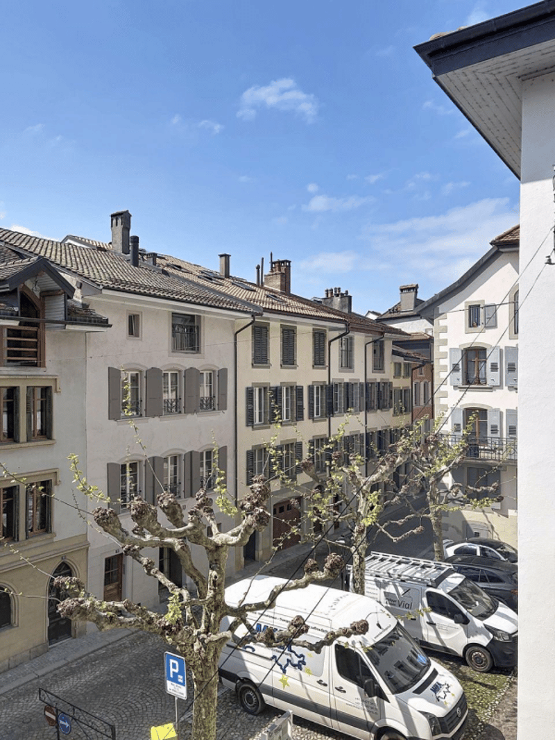 Lutry - Ungewöhnliches Haus im Ortskern (8)