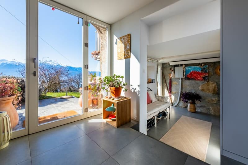 Casa di carattere rinnovata con vista panoramica sul lago e le Alpi (3)