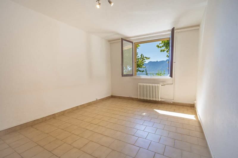 VILLA WITH 3 APARTMENTS - BREATHTAKING LAKE VIEW - RARE PROPERTY - EXCLUSIVITY (10)