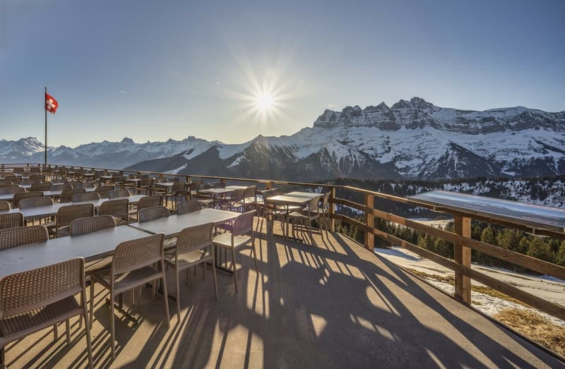 RESTAURANT ON THE SLOPES - TERRACE WITH VIEW OF DENTS-DU-MIDI - EXCLUSIVITY (1)