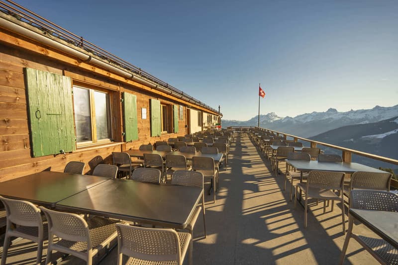 RESTAURANT ON THE SLOPES - TERRACE WITH VIEW OF DENTS-DU-MIDI - EXCLUSIVITY (4)