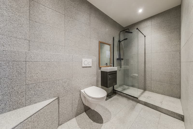 INVESTMENT OPPORTUNITY ~ 7.7% GROSS RETURN - RENOVATED - EXCLUSIVE (4)