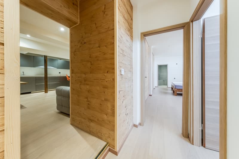 INVESTMENT OPPORTUNITY ~ 7.7% GROSS RETURN - RENOVATED - EXCLUSIVE (9)