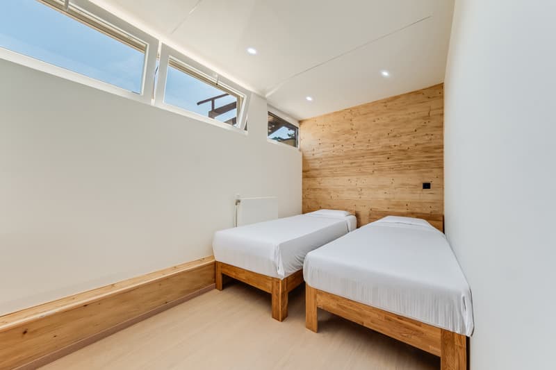 INVESTMENT OPPORTUNITY ~ 7.7% GROSS RETURN - RENOVATED - EXCLUSIVE (7)