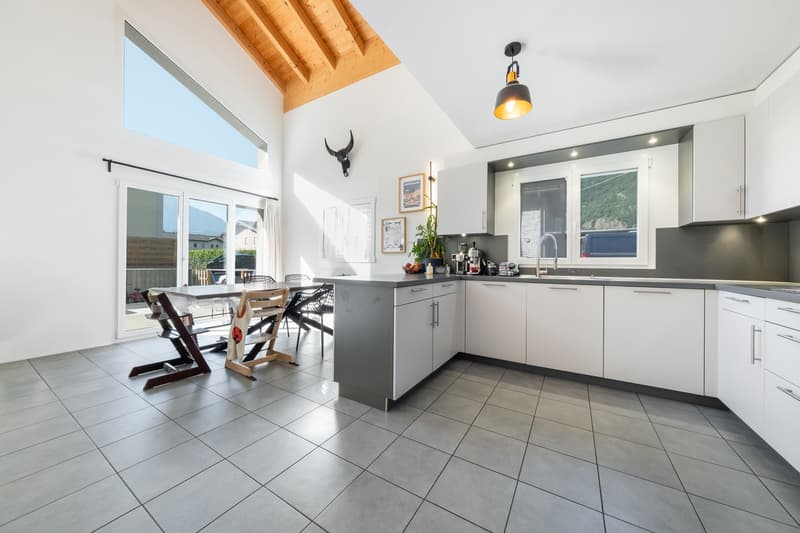 SPACIOUS SEMI-DETACHED VILLA - GARDEN, TERRACE - GARAGE - EXCLUSIVE (2)