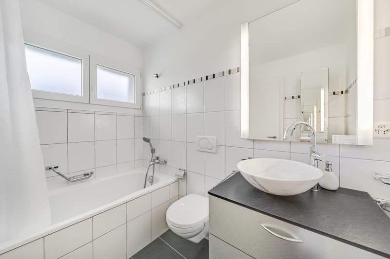 BALKON ~20M2 - KEIN GEGENÜBER - INNENPARKPLATZ - EICHENPARKETT (5)