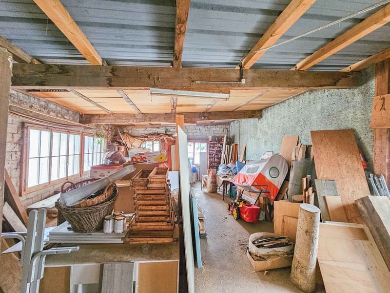 Casa con 2 appartamenti e un grande laboratorio che offre un grande potenziale su un terreno di oltre 1000 m2 (3)