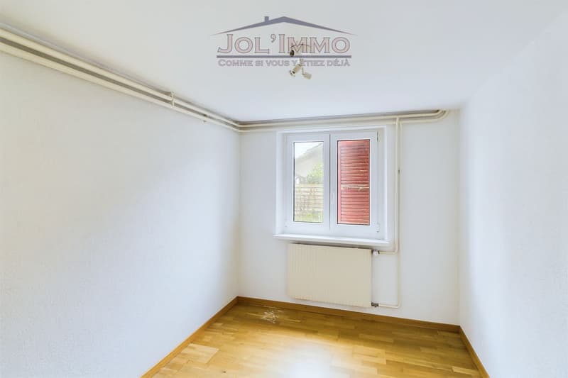 Appartamento di 3,5 locali al 2° piano con ingresso separato (9)