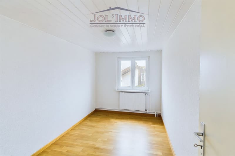 Appartamento di 3,5 locali al 2° piano con ingresso separato (10)