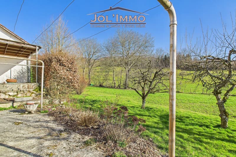 Casa spaziosa, situata in zona tranquilla con grande potenziale per realizzare i vostri progetti (2)