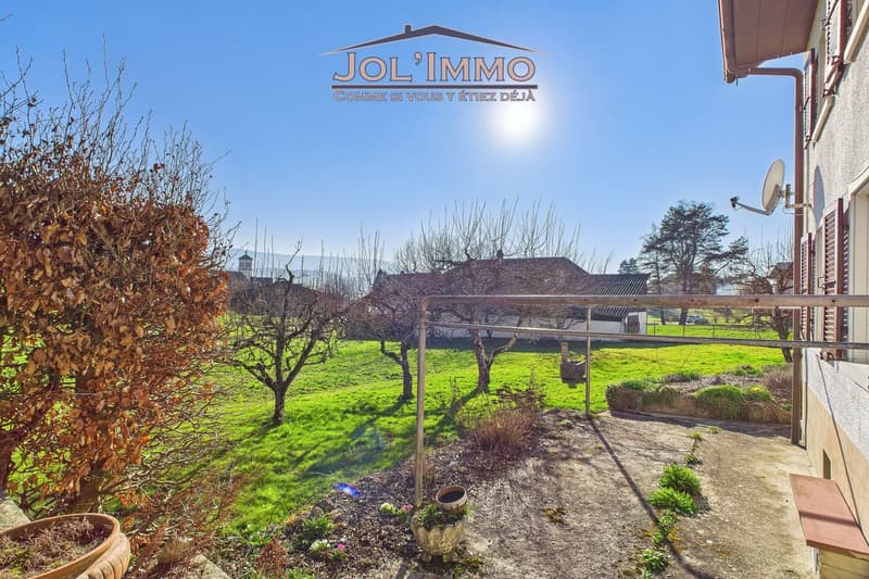 Casa spaziosa, situata in zona tranquilla con grande potenziale per realizzare i vostri progetti (3)