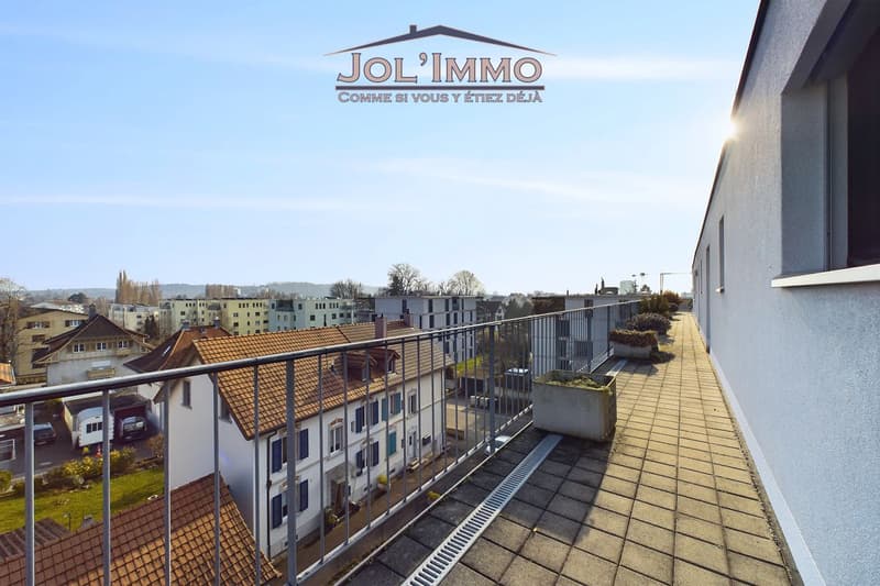 Penthouse with 360 Panoramic View in Biel - A Unique Opportunity! (4)