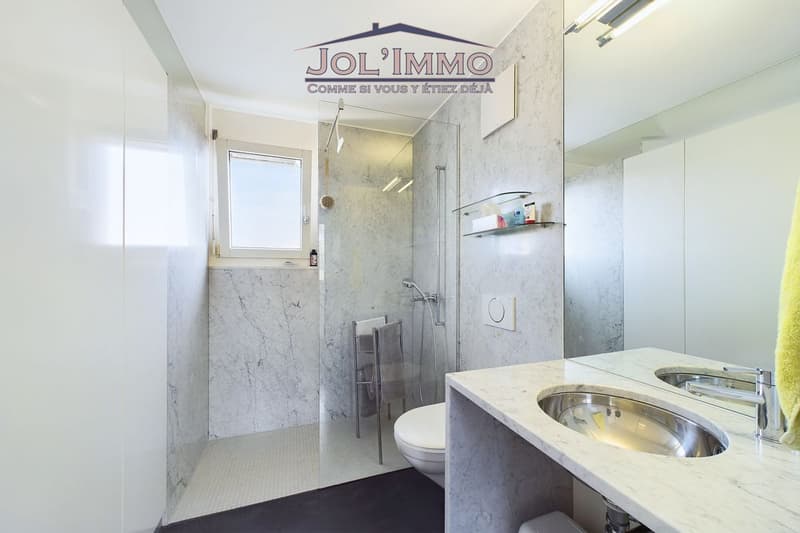 Penthouse with 360 Panoramic View in Biel - A Unique Opportunity! (9)