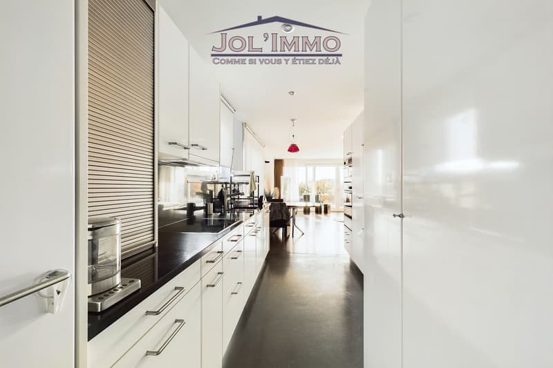 Penthouse with 360 Panoramic View in Biel - A Unique Opportunity! (7)