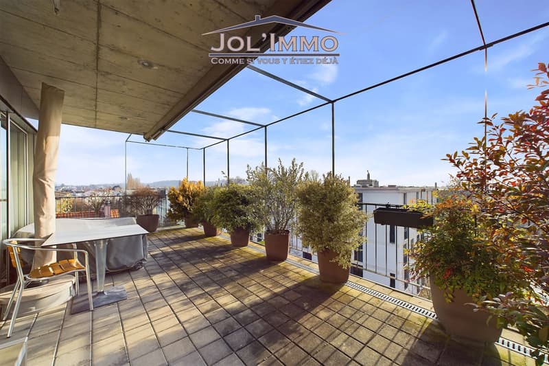 Penthouse with 360 Panoramic View in Biel - A Unique Opportunity! (3)