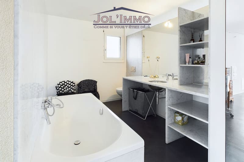 Penthouse with 360 Panoramic View in Biel - A Unique Opportunity! (11)