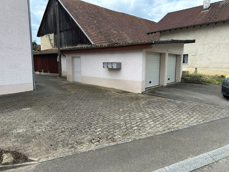 Large building with 3 apartments (4)