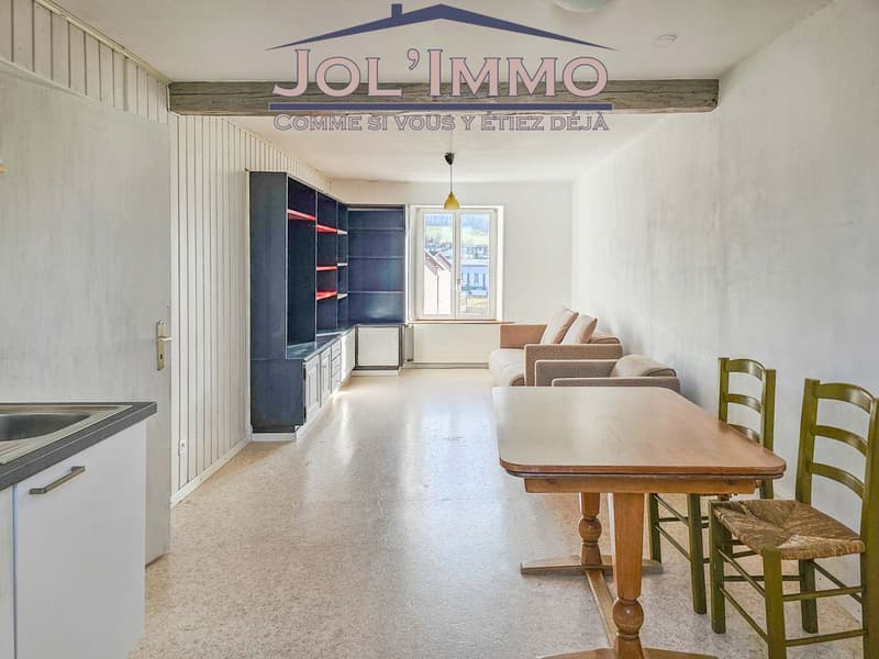 Building with 3 apartments, ideally located near the train station with an annex workshop and garage (4)