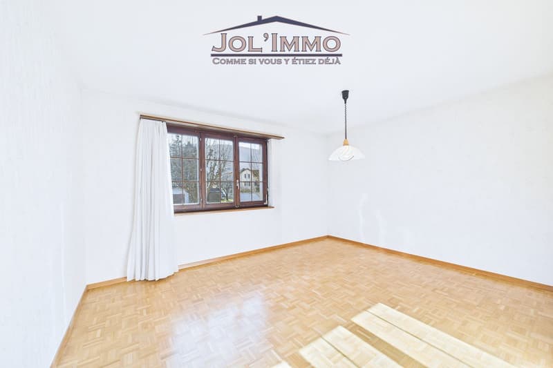 Maison familiale 6.5 pièces avec volumes généreux et grand jardin à Courrendlin (10)