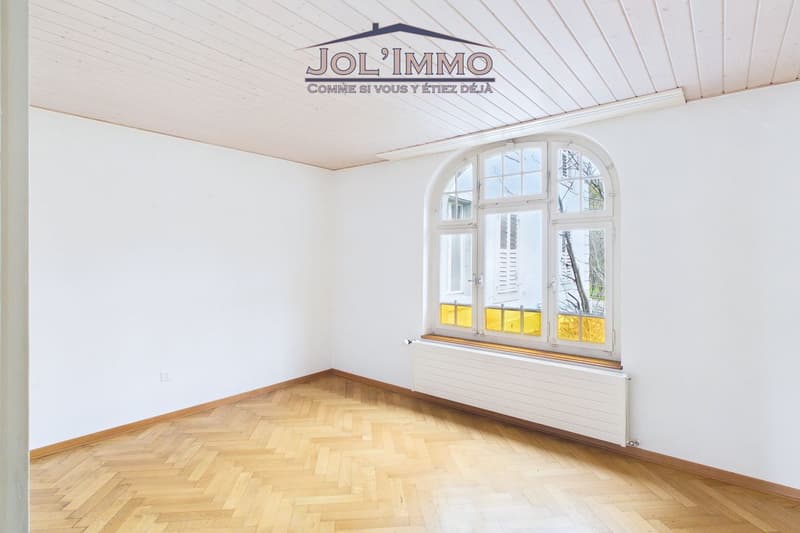 ### Eigentumswohnung mit 3 Apartments und Baugrund in Perrefitte (9)