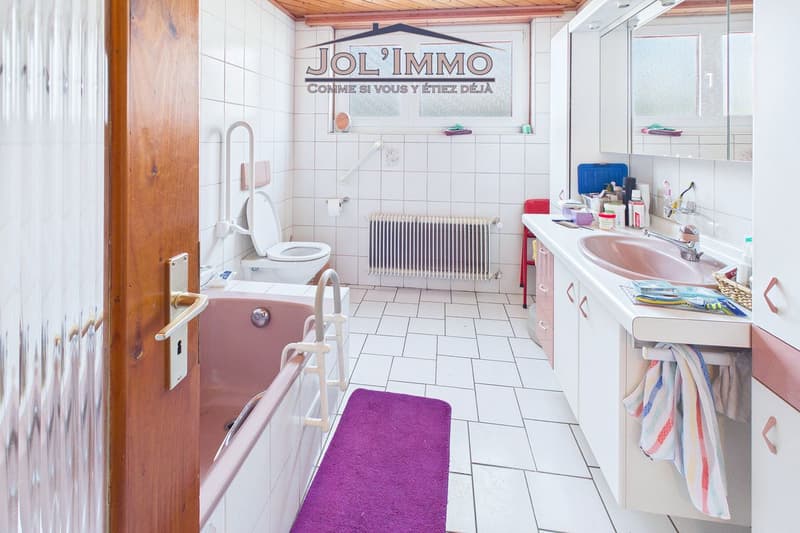Maison individuelle avec beau potentiel dans quartier calme à Courrendlin (5)