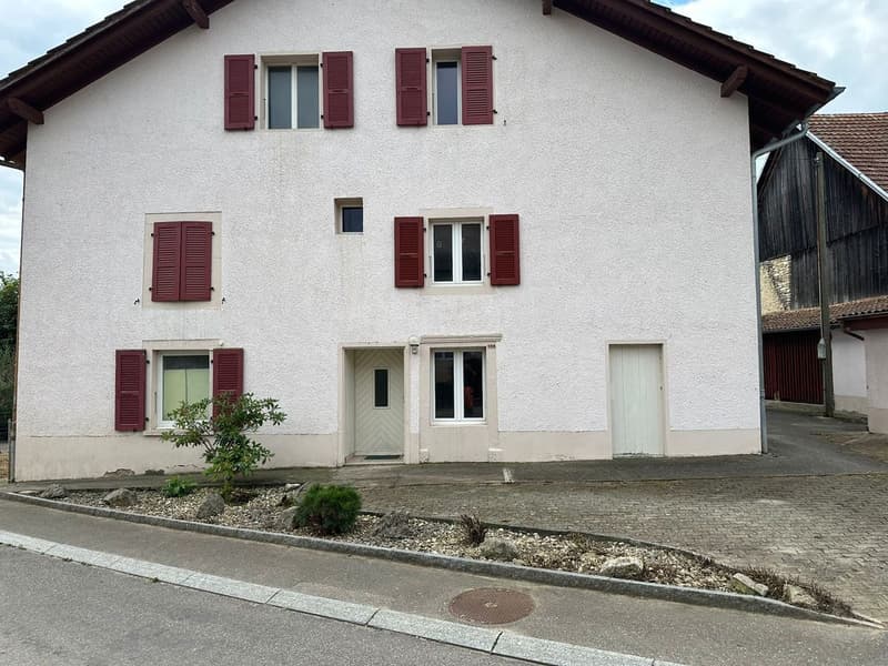 3.5-room apartment on the 2nd floor with separate entrance (1)