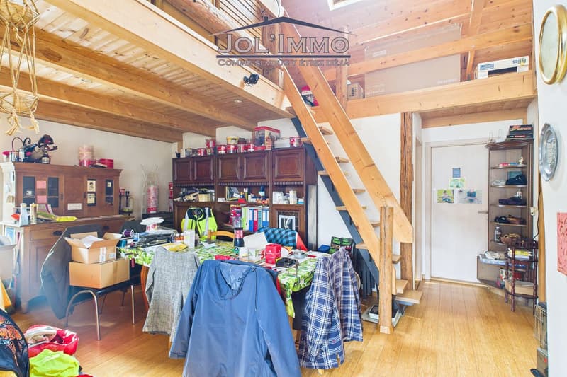 Petit immeuble rénové - 3 appartements à Vendlincourt (8)